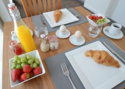 About us 22 BnB De Moerbei Texel BnB De Moerbei Texel De Cocksdorp luxe sfeervolle kamers met ontbijt op de kamer of in de achtertuin WEB » BnB De Moerbei Texel